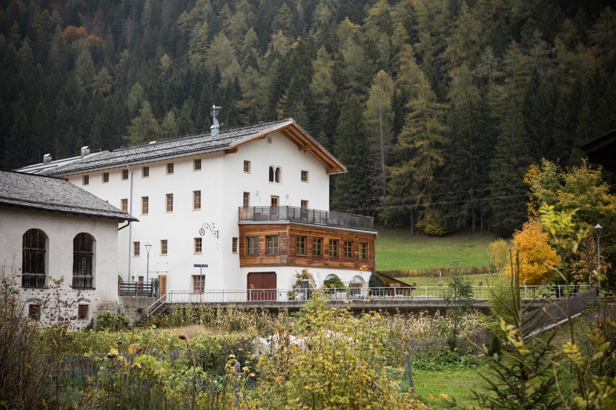 Zum Hirschen Boutique Hotel Val Di Non Unsere Liebe Frau im Walde Ngoại thất bức ảnh