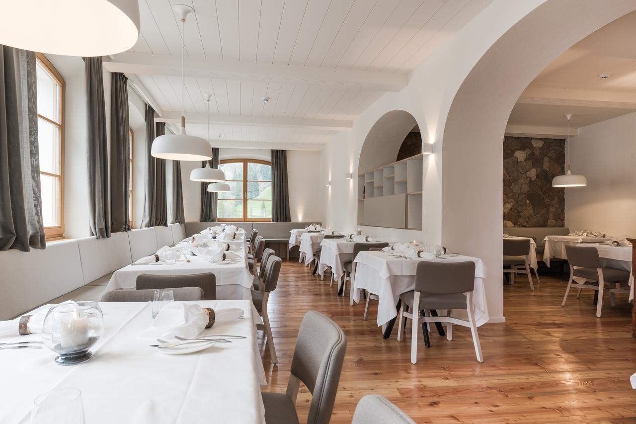 Zum Hirschen Boutique Hotel Val Di Non Unsere Liebe Frau im Walde Ngoại thất bức ảnh